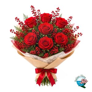 Bouquet di rose rosse e bacche natalizie
